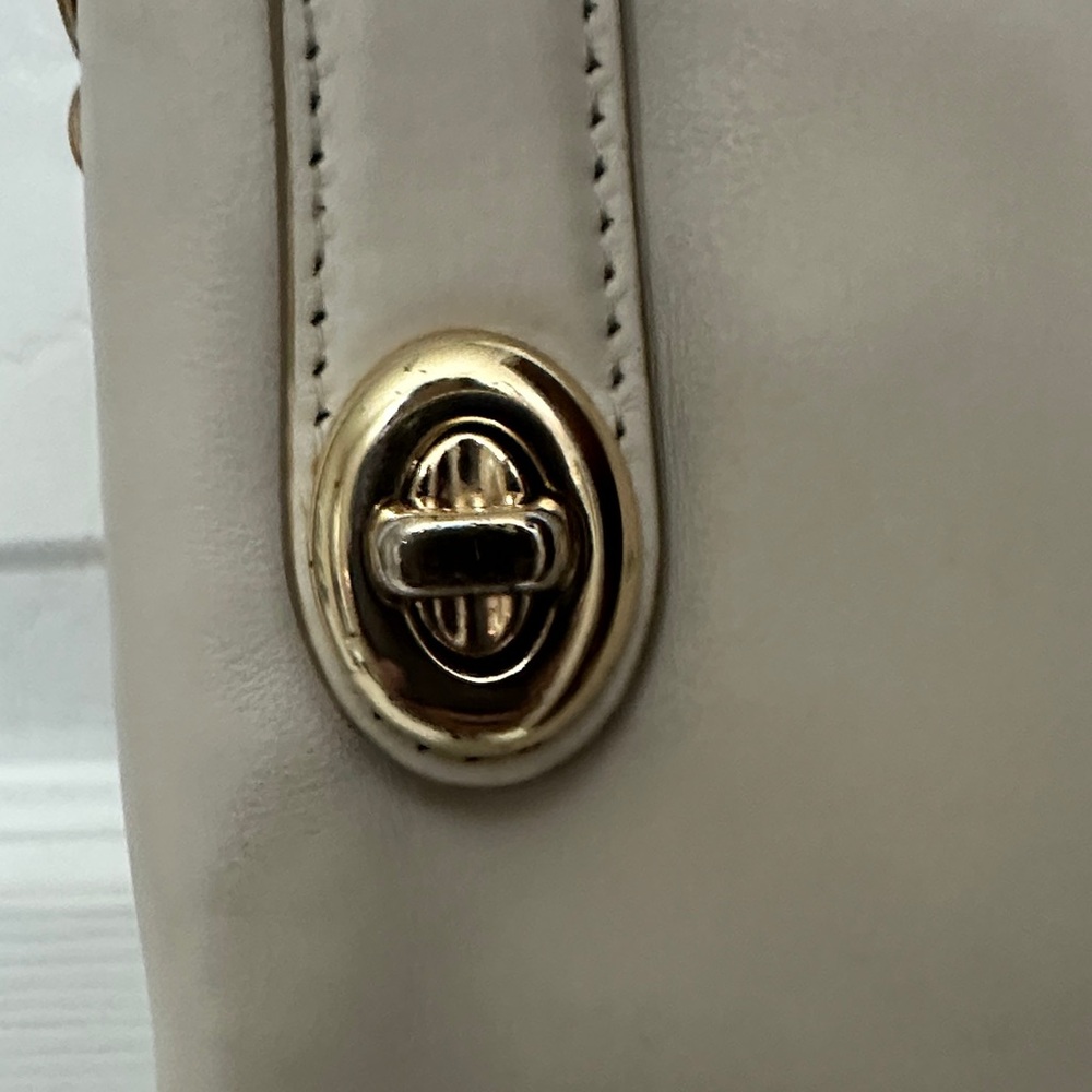 Coach Ivory/Cream Double Zip Leather Crossbody Bag - Picture 3 of 16